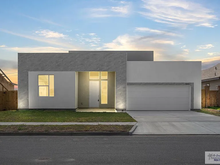 6941 Diamond Cove Dr — Photo 1