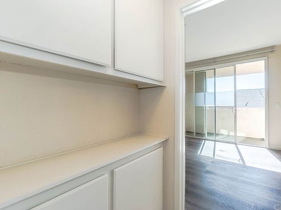 5th image of 535 Magnolia Ave Unit 305