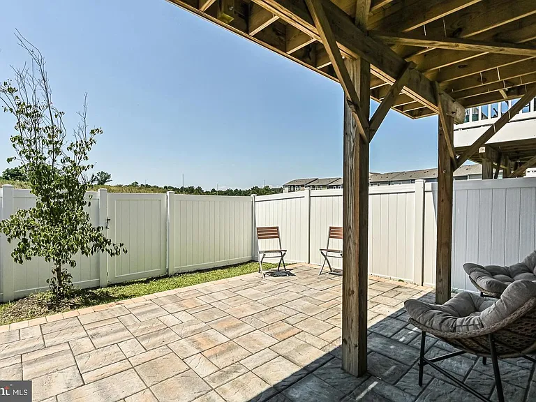 13821 Litespeed Way — Photo 45