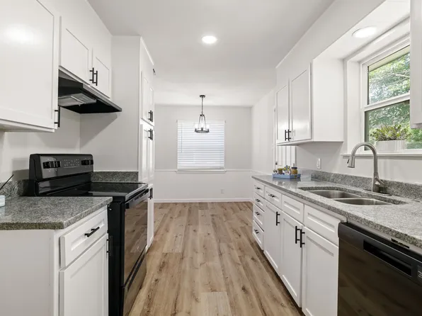 6441 Carousel Dr, Watauga, TX 76148