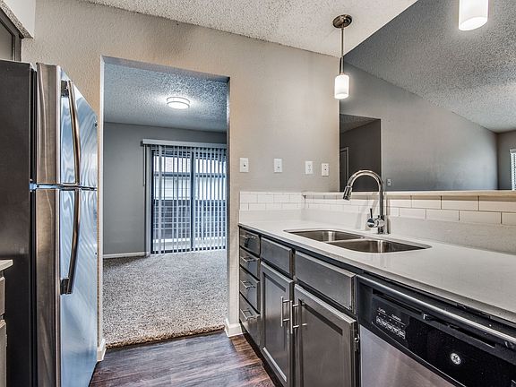 5th image of 1611 Oak Creek Ln #1907-D