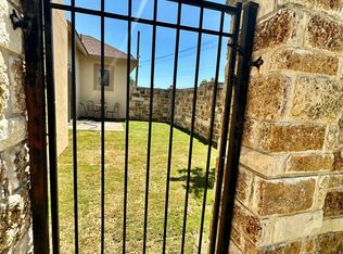 5921 Whitby Rd #101, San Antonio, TX 78240