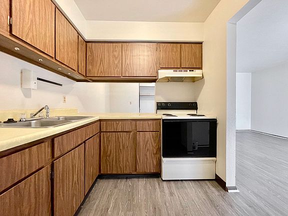 5th image of 242-248 E North St #244-C