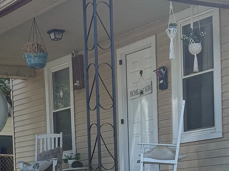 810 Robertson St — Photo 2
