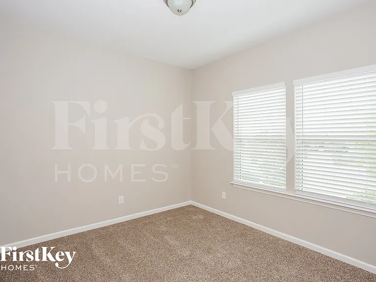 777 Alexander Commons Dr — Photo 16