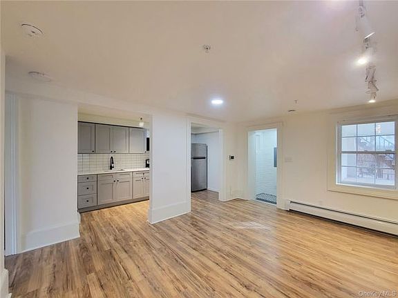 5th image of 284 Liberty St #B