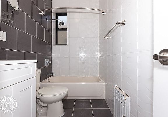5th image of 365 E 21st St #4T