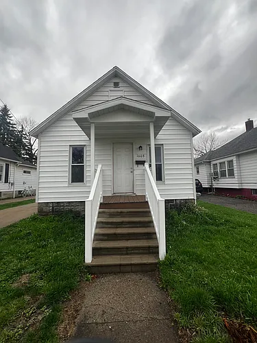 1608 Holmes St Photo 1