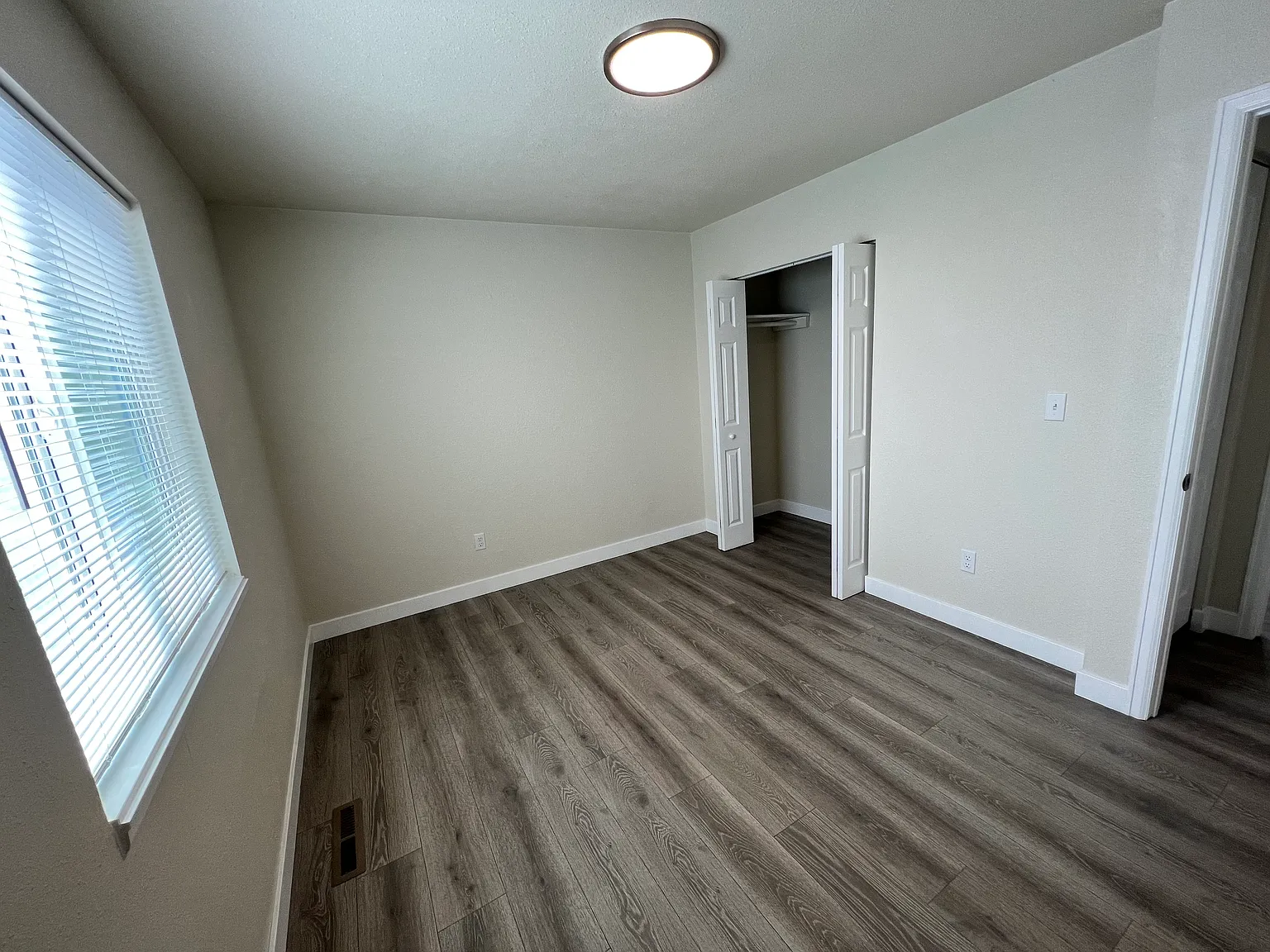 3 bed, 1051 sqft, $2,600 — Photo 4
