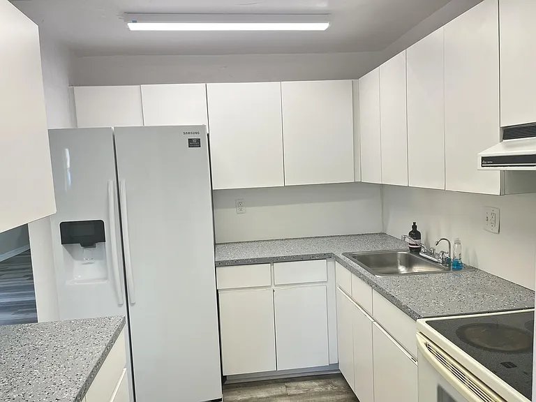 9503 SW 88th Ter — Photo 4