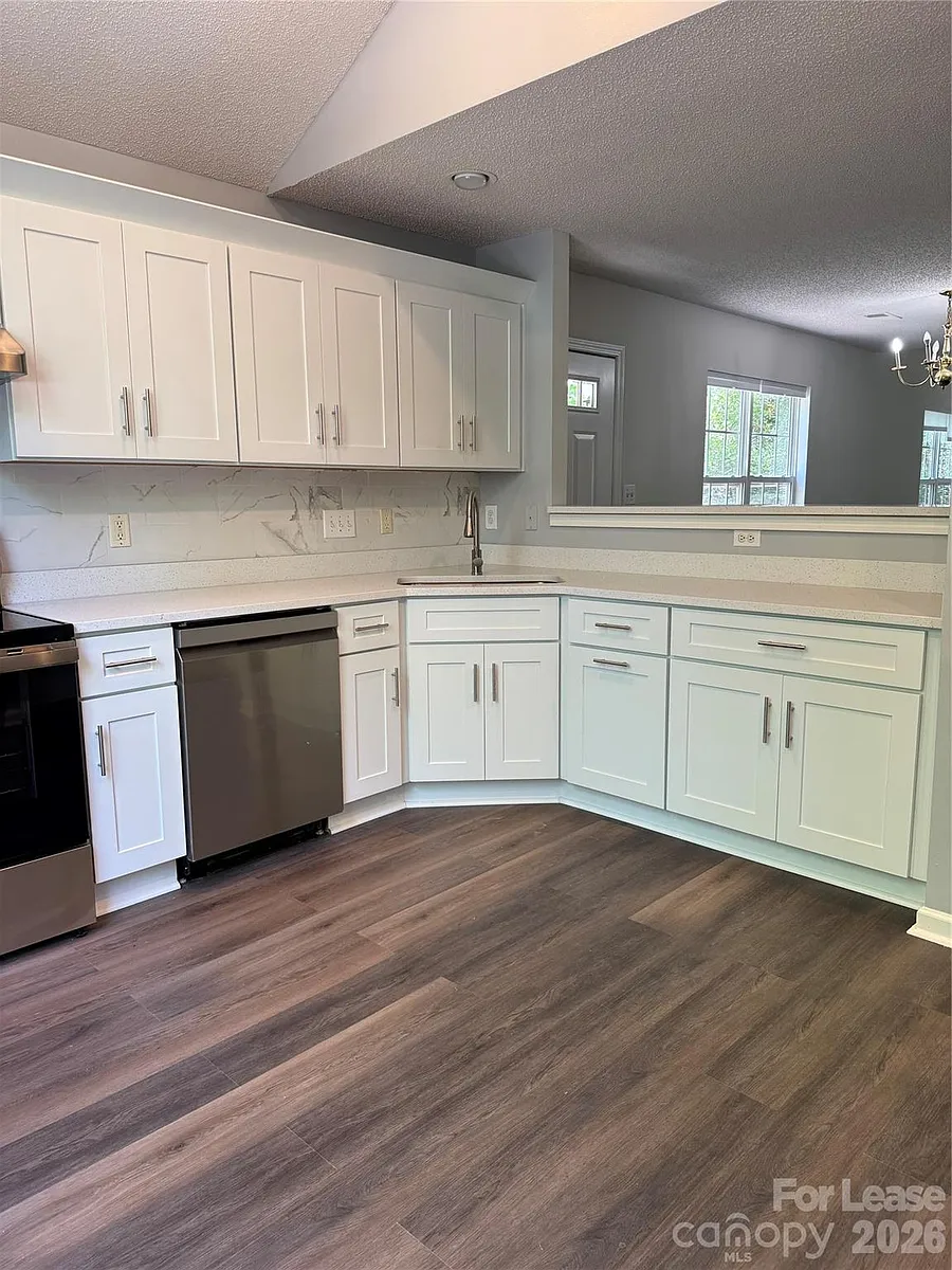 Building Photo - 226 Pineville Forest Dr