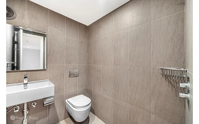 Sold by Douglas Elliman | media 22