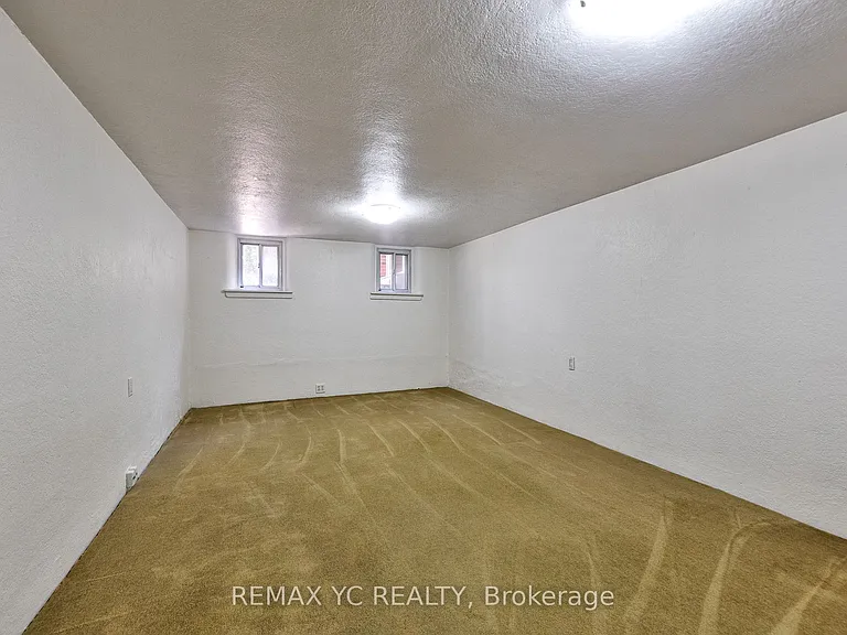 425 Broadway Ave — Photo 20