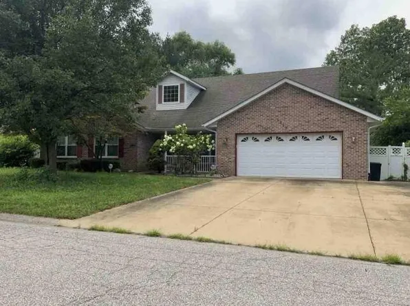 2333 Greenfield Dr, Belleville, IL 62221