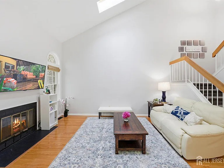 3 Dorchester Dr — Photo 21