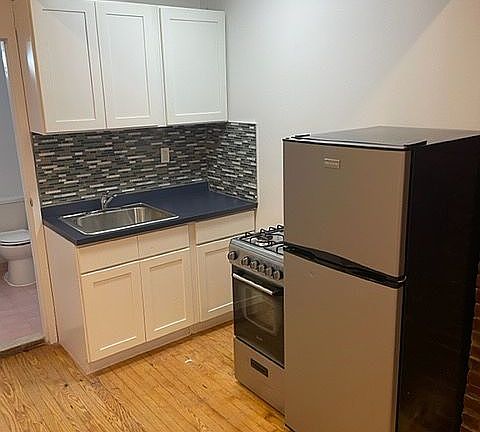 2nd image of 203 Chrystie St #1DB