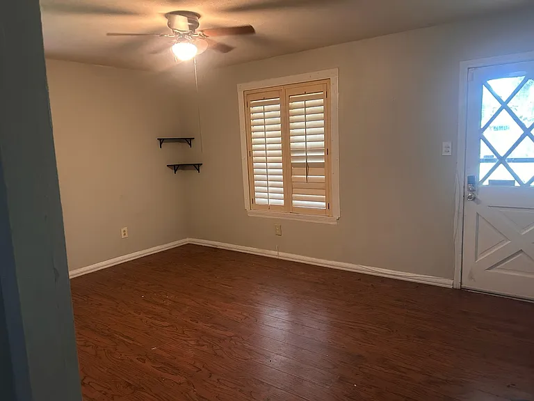 718 Baylor Dr — Photo 3