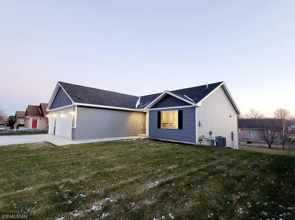 375 Horizon Dr, Le Center, MN 56057