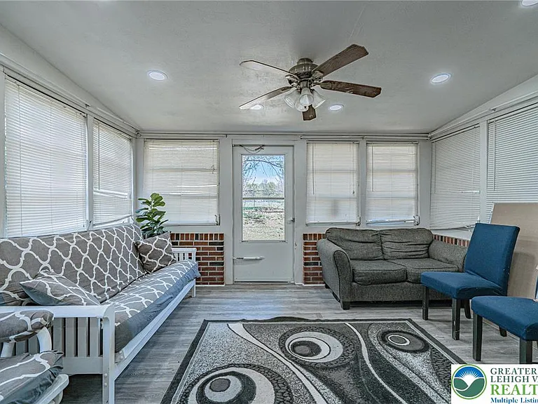 2627 Nottingham Rd — Photo 10
