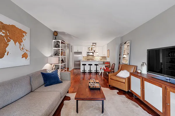 Sold by Cooper & Cooper Real Estate | media 15