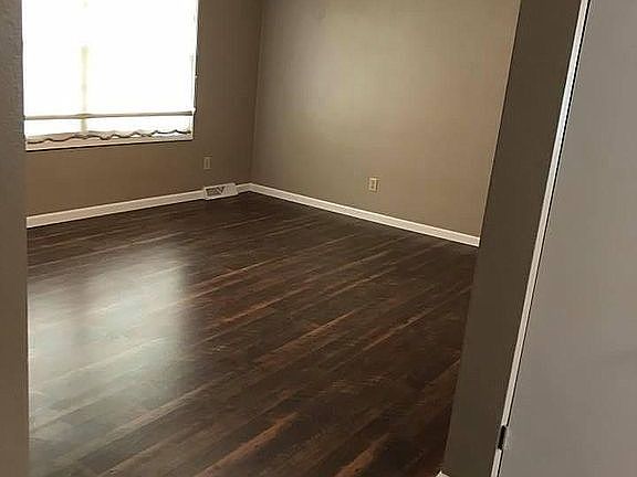 5th image of 749 N Pearl St