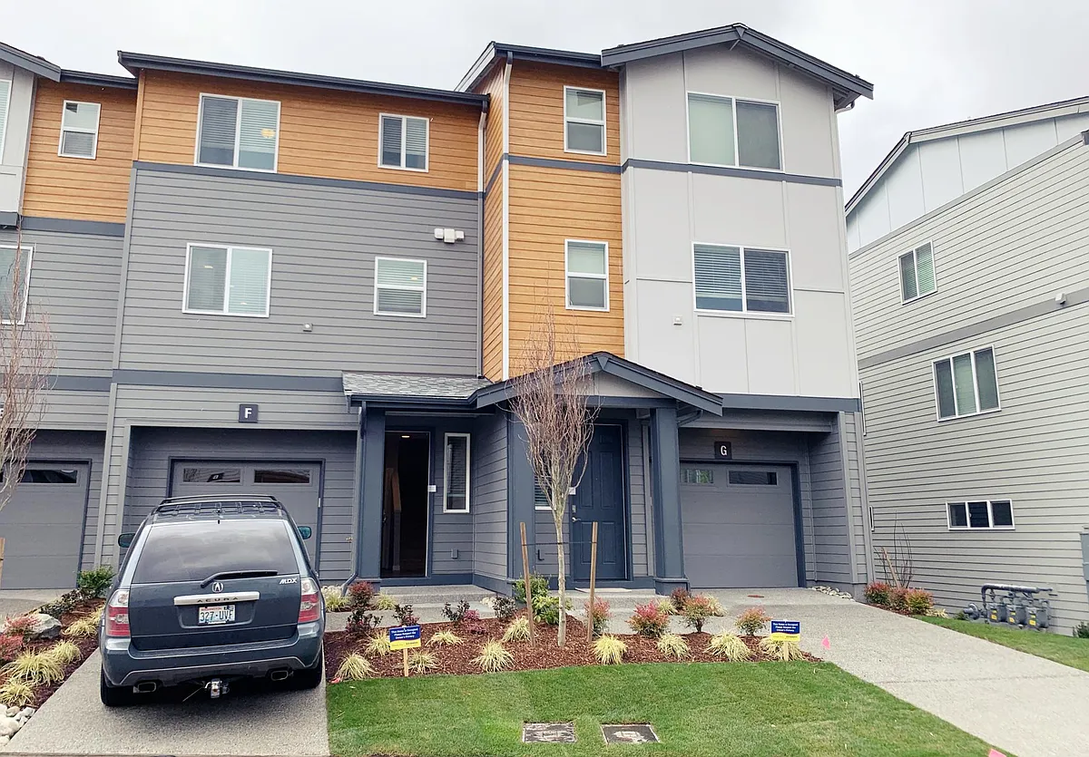 Building Photo - 19324 35th Dr SE #F