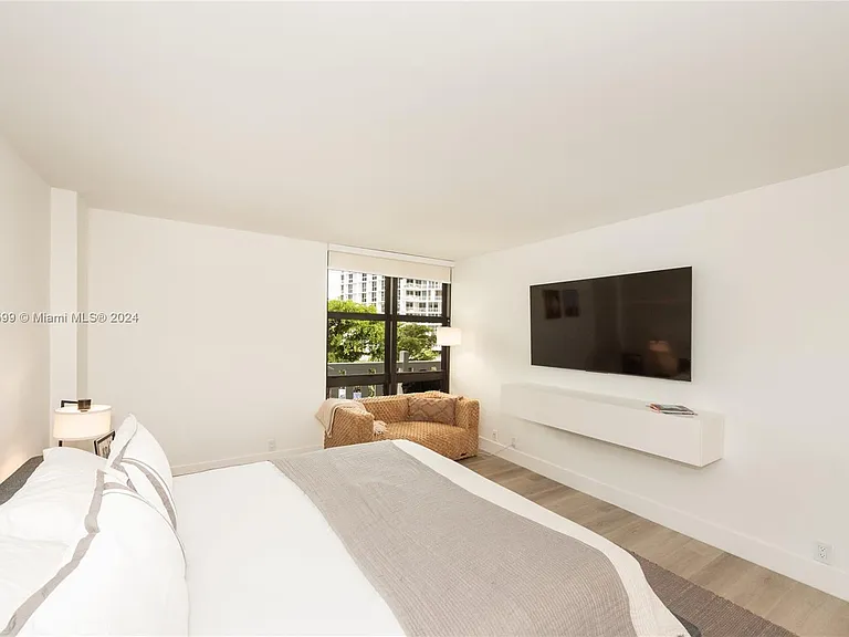 1111 Crandon Blvd #A306 — Photo 13
