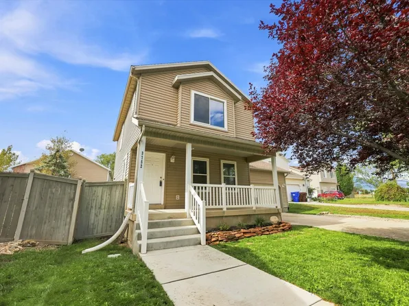 3752 E Navajo Dr, Eagle Mountain, UT 84005
