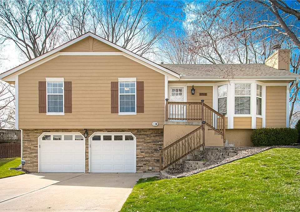 1st image of 1712 NE Whitestone Dr