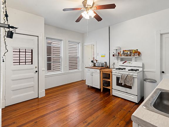 2nd image of 11 Howard St #1