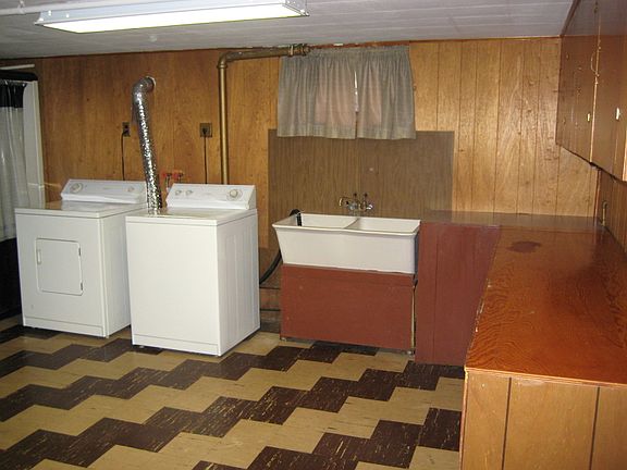 3rd image of 325 Ainsworth St