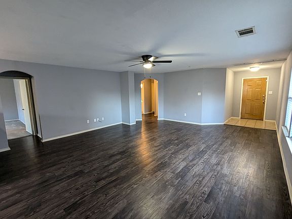 5th image of 10409 Hideaway Trl