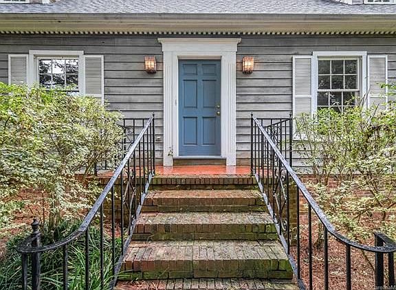 2nd image of 6129 Carriagehouse Ln