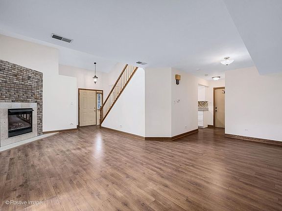 5th image of 920 Elderberry Cir Unit 104