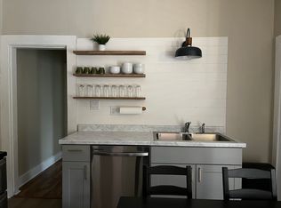 121 W 8th St, Muscatine, IA 52761