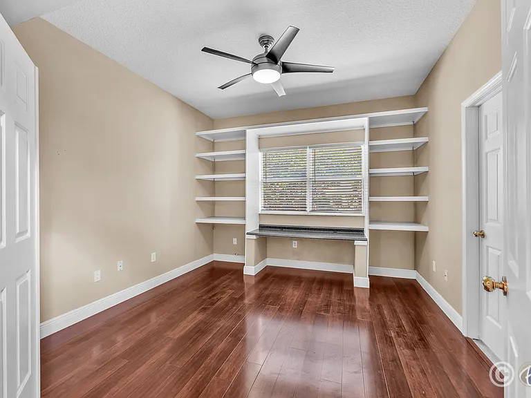 10904 Summerton Dr — Photo 17