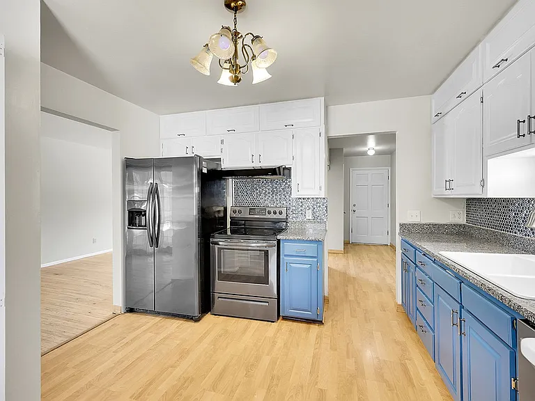 4220 Edwinstowe Ave — Photo 5