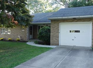 352 Boyer Rd, Erie, PA 16511