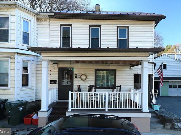2nd image of 210 E Bishop St