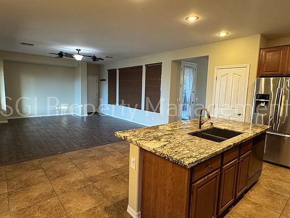 5th image of 453 E Cactus Wren Dr