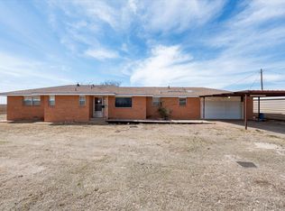 1102 SW 8th St, Lockney, TX 79241