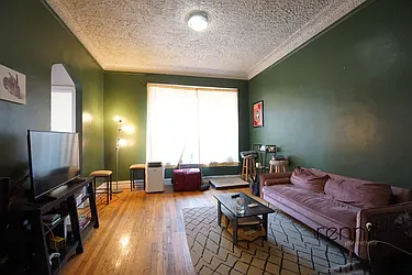 Rented by Rennit Inc.