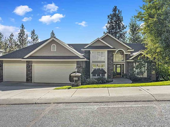 3rd image of 1222 E Welden Dr