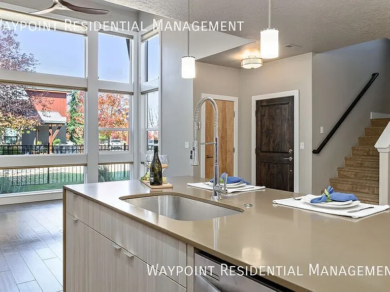 1415 E Lone Creek Dr — Photo 16