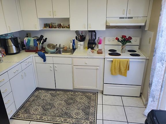 3rd image of 460 NE 18th Ave APT 112