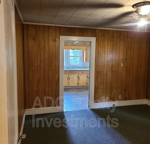 900 E 4th Ave — Photo 12