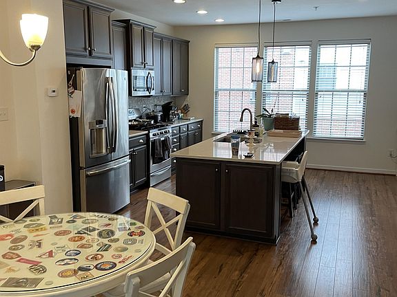 4th image of 4941 Old Main St #1