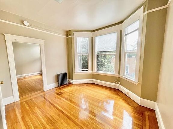 2nd image of 594 Valencia St APT 3
