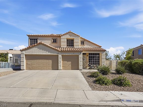 2nd image of 206 Oleander Pl