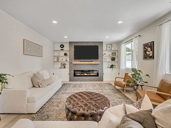 4th image of 3263 S Lincoln Ln